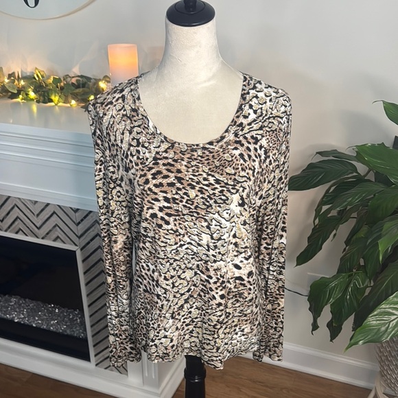 CYNTHIA MAX Tops - Chic Leopard Print Blouse